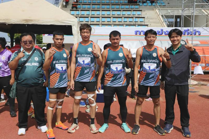 2. สกร.กำแพงเพชร คว้าแชมป์วิ่งผลัด 4×400 เมตร ประเภทครูชาย ในการแข่งขันกีฬา สกร.เกมส์ 2569 สกร.ประจำจังหวัดกำแพงเพชร